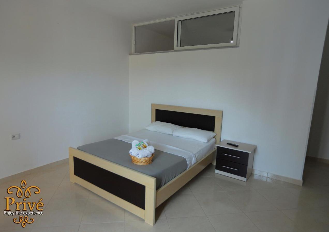 Prive Hotel And Apartment Ksamil Bagian luar foto