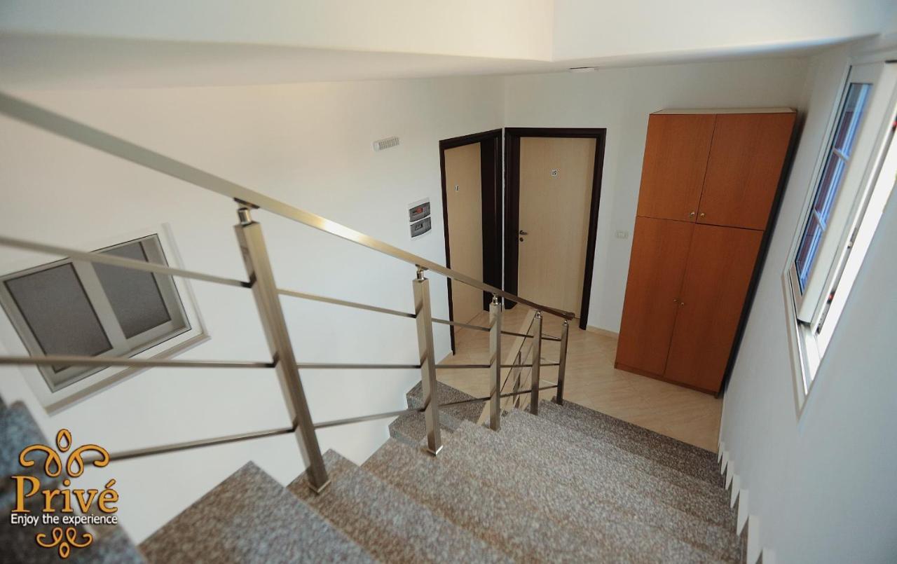 Prive Hotel And Apartment Ksamil Bagian luar foto