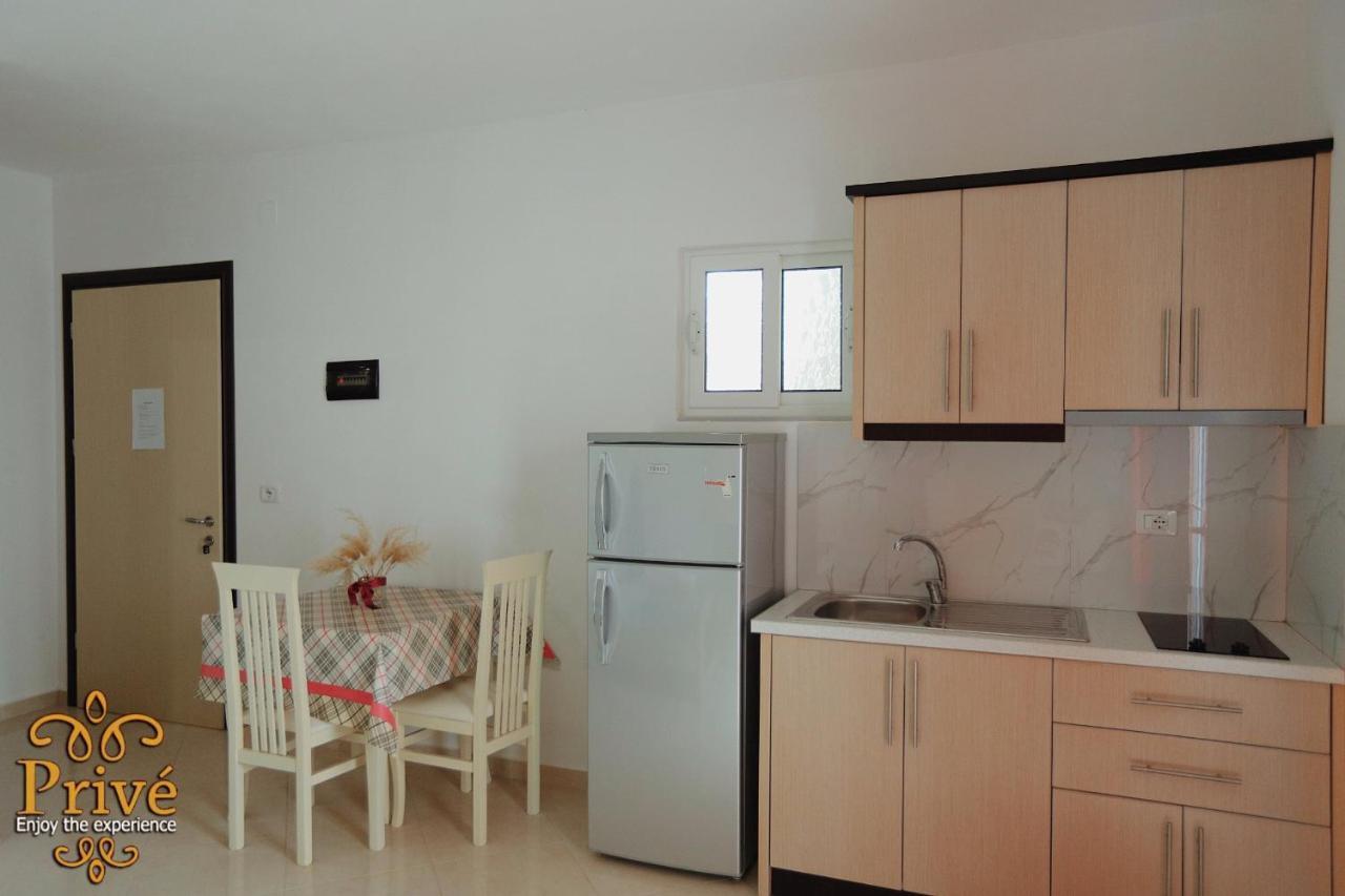 Prive Hotel And Apartment Ksamil Bagian luar foto